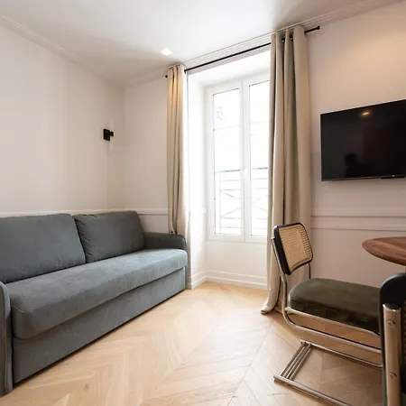 Cute One Bedroom Flat Near Bastille Parigi